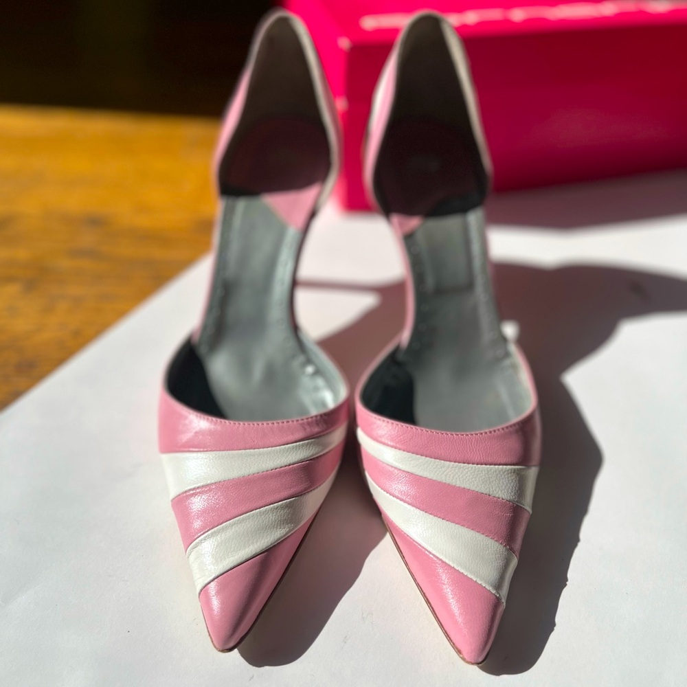 Pink and White Women's Kitten 2โ Heels, Size 6 Women - Picture 8 of 8